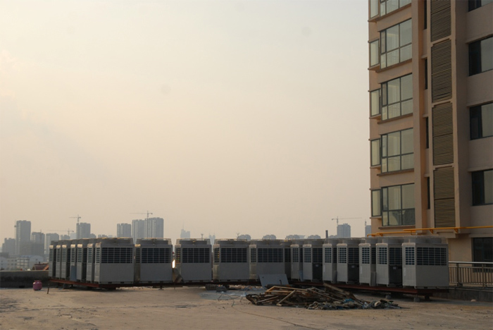 渤?；▓@百盛購(gòu)物廣場(chǎng)